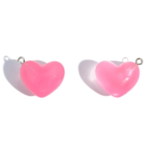 Pendentifs cœur rose en acrylique avec anneaux métalliques pour création de bijoux DIY