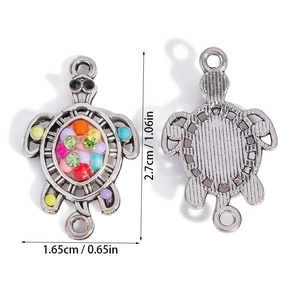 Front and back detail of colorful beaded turtle pendant with size dimensions 2.7x1.65cm