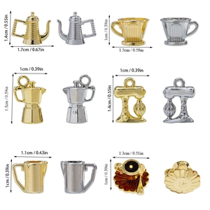 Miniatur 3D Kaffeemaschine und Mokka Anhänger aus polierter Gold und Silber Legierung