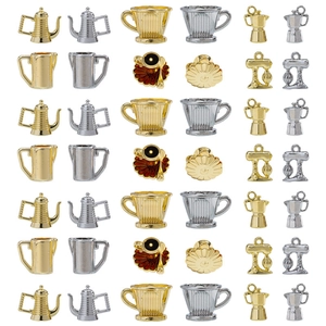 Miniatur-Kaffeemaschine und Espressokanne Anhänger aus Legierung in Gold und Silber