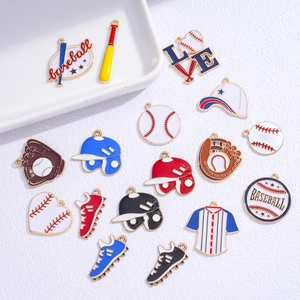 Collezione di ciondoli da baseball smaltati colorati con guanti e maglie per gioielli fai-da-te