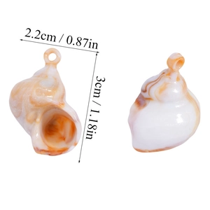 Dettaglio ciondolo a conchiglia arancione per gioielli fai da te altezza 3cm