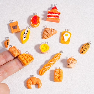 Miniatures de pain et desserts en résine avec anneaux pour création de bijoux DIY
