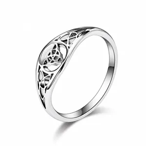 Vintage Viking Celtic Knot Ring For Women Stainless Steel Hollow Triquetra Ring Ethnic Engagement Wedding Band Jewelry
