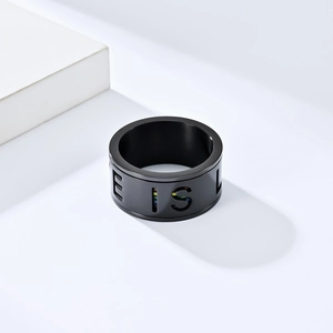 Bague spinner en acier inoxydable noir avec rayures arc-en-ciel et design lettres LOVE