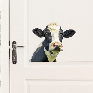 Sticker mural tête de vache artistique avec texture de fourrure sur une porte intérieure
