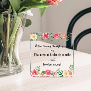 Square clear acrylic desktop decor with floral patterns and motivational English quotes