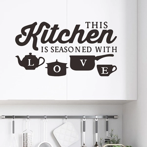 Sticker mural cuisine 'This Kitchen is Seasoned with Love' avec silhouettes d'ustensiles