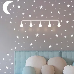 Wandtattoo Sterne und Mond aus Vinyl für Schlafzimmer Decke in mattem Weiß Dekor