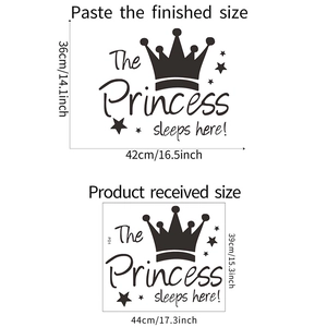 Détail de l'autocollant mural princesse montrant les dimensions et le motif de couronne