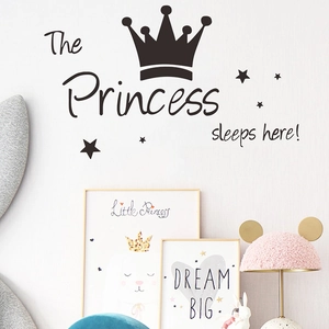 Sticker mural Princess sleeps here avec couronne et étoiles pour chambre fille