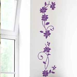 Adesivi murali con rampicanti di fiori viola per decorazione soggiorno su muro bianco