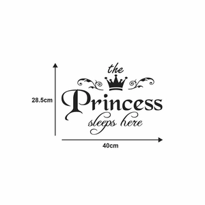 Dettaglio adesivo da parete Princess sleeps here con corona, dimensioni 40 cm x 28,5 cm