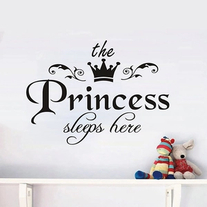 Adesivo murale nero The Princess Sleeps Here con corona e motivo decorativo