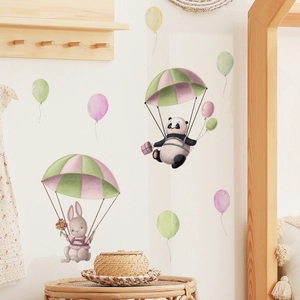Adesivi murali con animali su paracadute e palloncini per decorare la cameretta bimbi