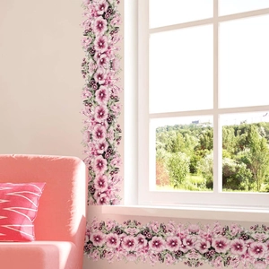 Bordo murale floreale rosa con foglie verdi per decorazione di finestre e pareti