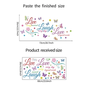 Détail de l'autocollant mural Live Laugh Love avec les dimensions en centimètres