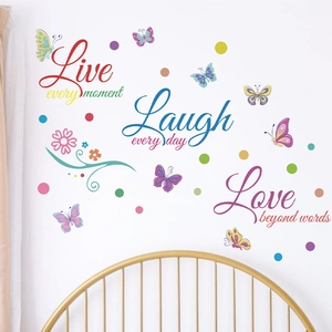 Stickers muraux Live Laugh Love avec papillons colorés pour décorer chambre et salon