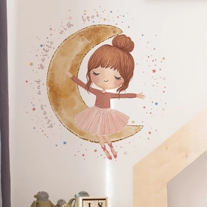 Sticker mural petite fille sur lune dorée avec étoiles et texte Dream and Sparkle with Love