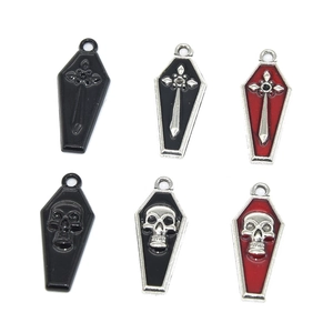 Colgantes de ataúd góticos de Halloween con calavera y cruz para joyería DIY
