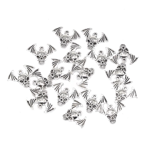 Retro silver alloy winged skull charms for DIY necklaces and gothic jewelry accessories