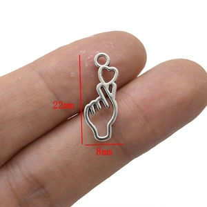 Hohlherz-Handgesten-Anhänger aus Vintage-Silberlegierung für DIY-Schmuckherstellung 22x8mm