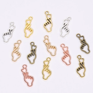 Finger-Herz Anhänger aus Legierung in Gold, Silber, Roségold und Bronze für DIY