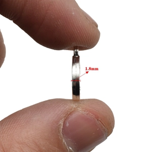 Ciondolo rotondo in lega d'argento per gioielli fai-da-te con spessore di 1,8 mm