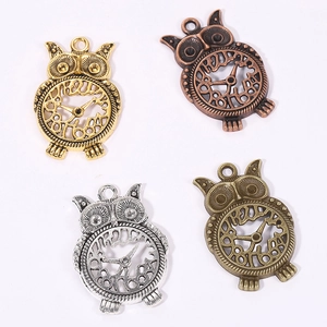 Vintage Steampunk Eulen Anhänger Set mit mechanischem Uhrwerk Design in vier Metallfarben