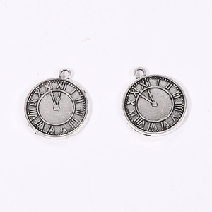 DIY antique silver clock gear pendants with Roman numerals for punk style jewelry