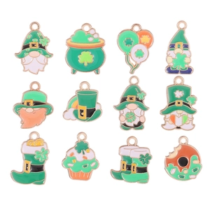 Breloques en Émail d'Alliage pour la Saint Patrick Trèfle Porte Bonheur Gnome Chapeau de Farfadet Pendentifs Accessoires de Bijoux DIY Or Plqué