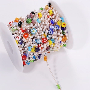 Bunte Harzblumen und Perlen DIY-Schmuckkette auf Spule für handgefertigte Ketten
