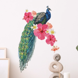 Sticker mural paon bleu vibrant avec fleurs colorées pour décoration de salon moderne