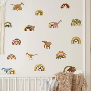 Handgetekende dinosaurus en regenboog muurstickers in Morandi-kleuren voor de babykamer