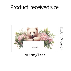 Détail du sticker mural ours et fleurs avec dimensions précises de 20,5x11,8 cm décor