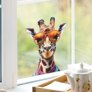 Cartoon Giraffe Fensteraufkleber mit oranger Sonnenbrille und Schal auf Glas