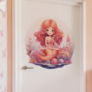 Sticker mural sirène de dessin animé avec cheveux roses et queue orange décorative
