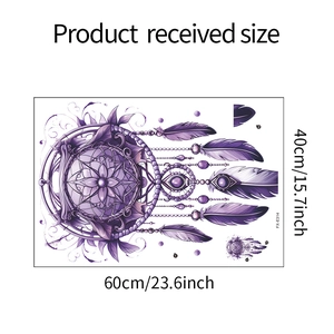 Détail du sticker mural attrape-rêves violet 60x40cm avec plumes et dimensions