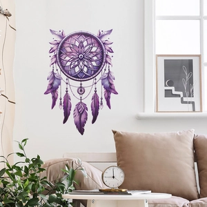 Eleganter violetter Traumfänger Wandsticker mit Federn für eine böhmische Raumdekoration