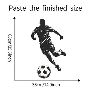 Détail d'un sticker mural football montrant les dimensions finales 65cm x 38cm en noir