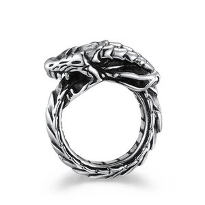 Bague dragon gothique vintage en acier inoxydable avec écailles détaillées et style punk
