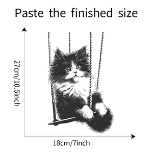 Dimensions détaillées du sticker mural chat sur balançoire, taille environ 27cm sur 18cm