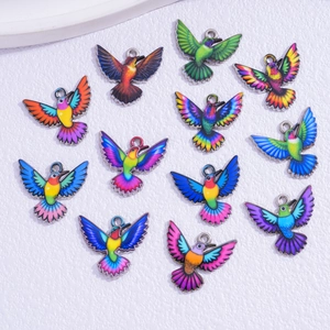 Colgantes de colibrí coloridos en aleación esmaltada para creación de joyas artesanales