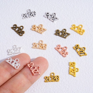 Colgantes de los años 2026 y 2027 en oro y plata para la creación de joyas DIY
