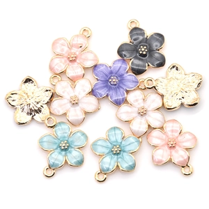 Pendentifs fleurs de cerisier nacrés pour la fabrication de colliers et bracelets DIY
