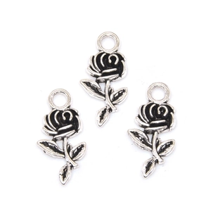Drei Stücke Vintage Silberlegierung Rosenblüten Anhänger für DIY Schmuckherstellung