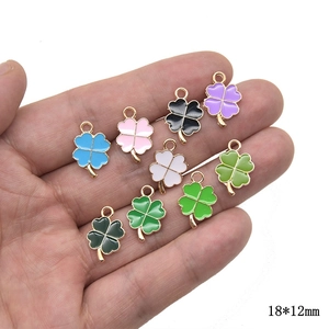 Pendentifs trèfle à quatre feuilles colorés en alliage et émail doré pour bijoux DIY