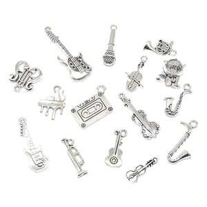 Lot de 14 breloques musicales en alliage argenté vintage formes guitare piano violon