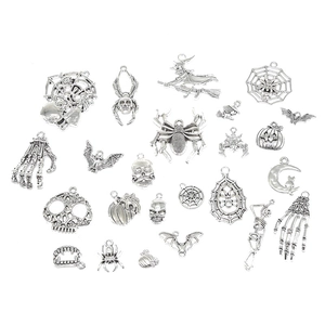 Antiksilberne Halloween Anhänger Set mit Kürbissen, Totenköpfen und Fledermäusen für DIY Schmuck