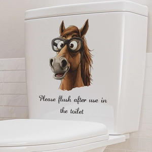Gros plan sur un autocollant tête de cheval drôle avec rappel de rinçage aux toilettes